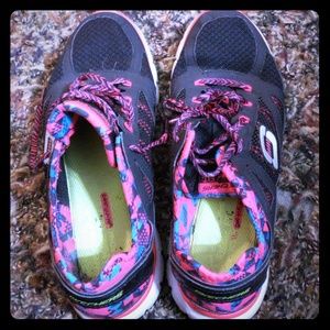Womens sketchers running shoes